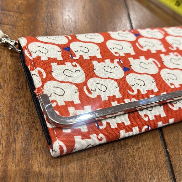Charming Charlie Elephant wallet. - Picture 10 of 11